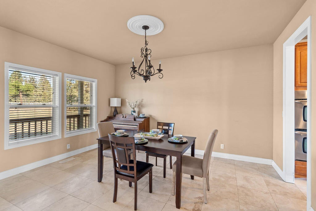 67350 Gist Road Bend, OR 97703 - Photo 8 of 61 RileyVisualsa-15