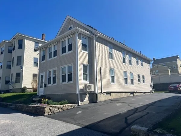 $1,800 | 14 Prentice Street, Unit 2, Worcester, MA 01604
