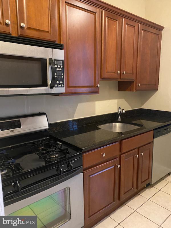 2031 Locust Street, Unit 101 Philadelphia, PA 19103 - Photo 4 of 17