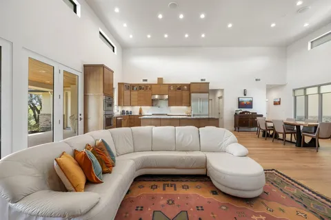 $999,000 | 405 Spicewood Trails Drive, Spicewood, TX 78669