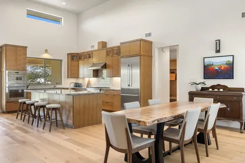 $999,000 | 405 Spicewood Trails Drive, Spicewood, TX 78669
