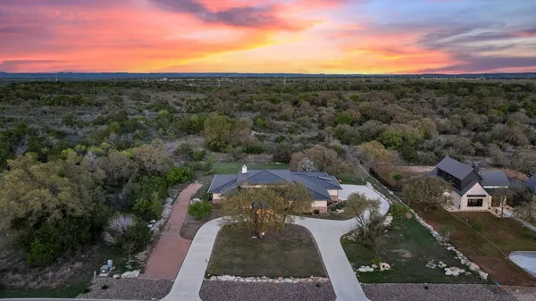 $999,000 | 405 Spicewood Trails Drive, Spicewood, TX 78669