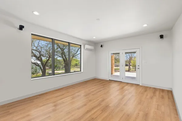 $999,000 | 405 Spicewood Trails Drive, Spicewood, TX 78669