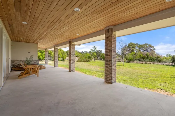 $999,000 | 405 Spicewood Trails Drive, Spicewood, TX 78669