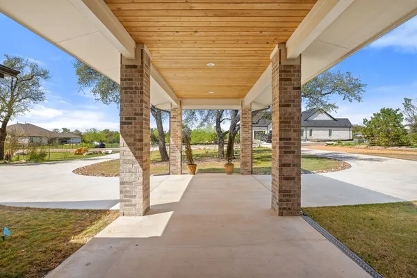 $999,000 | 405 Spicewood Trails Drive, Spicewood, TX 78669