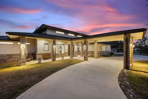 $999,000 | 405 Spicewood Trails Drive, Spicewood, TX 78669