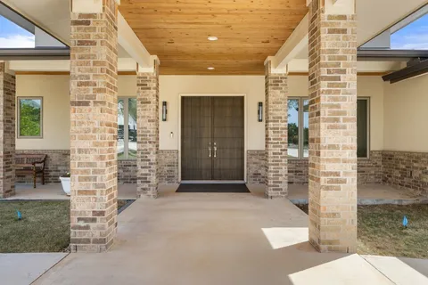 $999,000 | 405 Spicewood Trails Drive, Spicewood, TX 78669