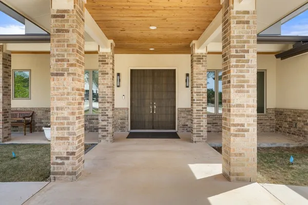 $999,000 | 405 Spicewood Trails Drive, Spicewood, TX 78669