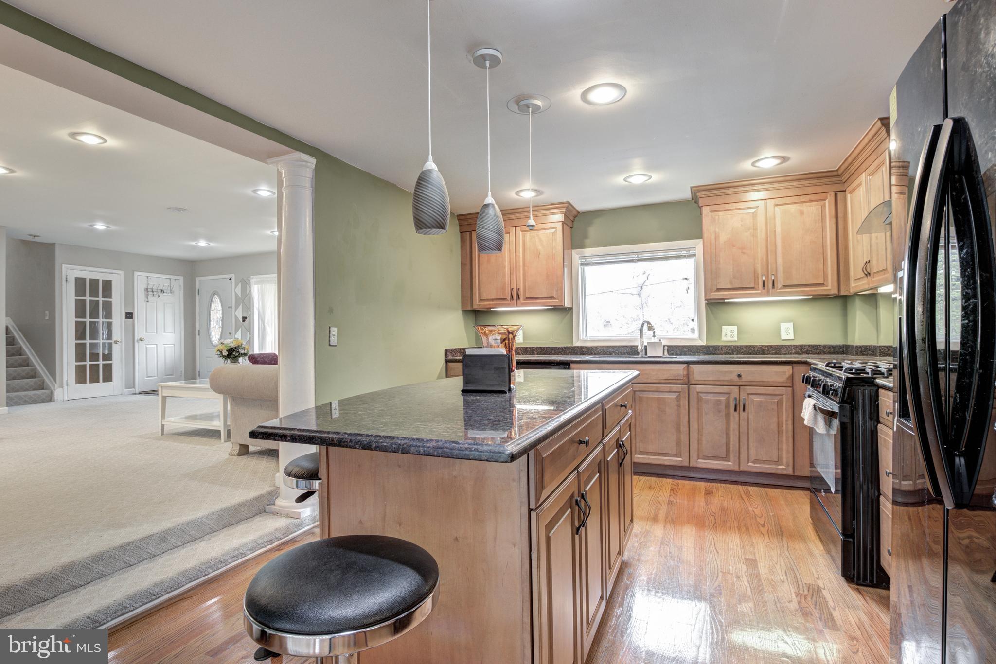 7521 Axton Street Springfield, VA 22151 - Photo 6 of 28