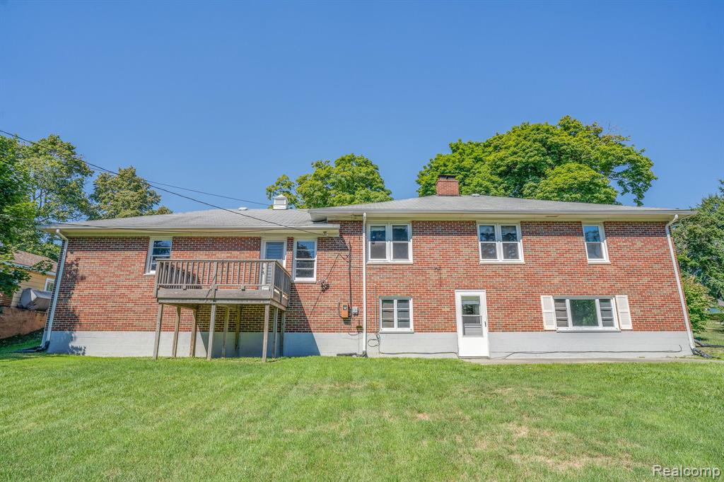 1467 South Riverside Avenue St. Clair, MI 48079 - Photo 3 of 38