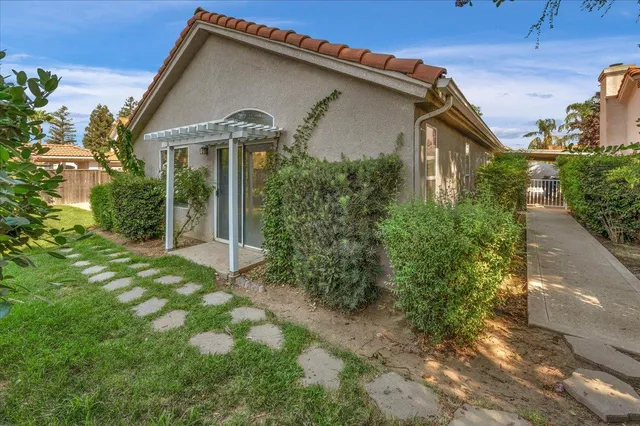 $659,900 | 1779 East Niles Avenue, Fresno, CA 93720