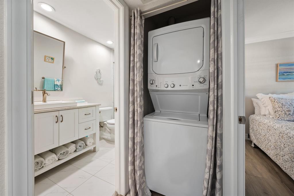 1701 Pinehurst Road, Unit 17G Dunedin, FL 34698 - Photo 18 of 30 a utility room with dryer and washer