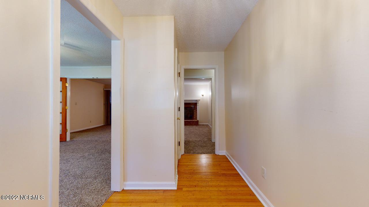 203 Nottingham Road Jacksonville, NC 28546 - Photo 5 of 36 203-Nottingham-Rd-08192022_110602