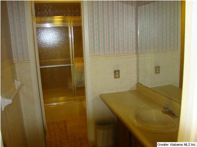 2038 Forest Glen Road Sylacauga, AL 35150 - Photo 11 of 17