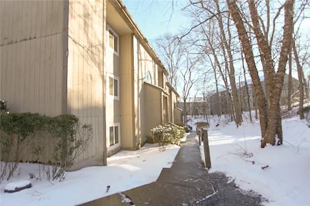 $275,000 | 400 New River Road, Unit 507, Lincoln, RI 02838