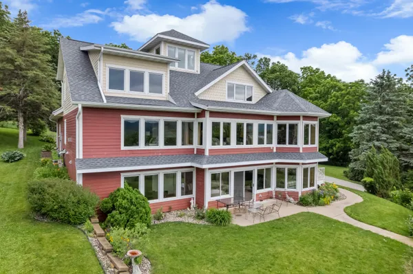 $1,300,000 | 24610 3rd Street, Trempealeau, WI 54661