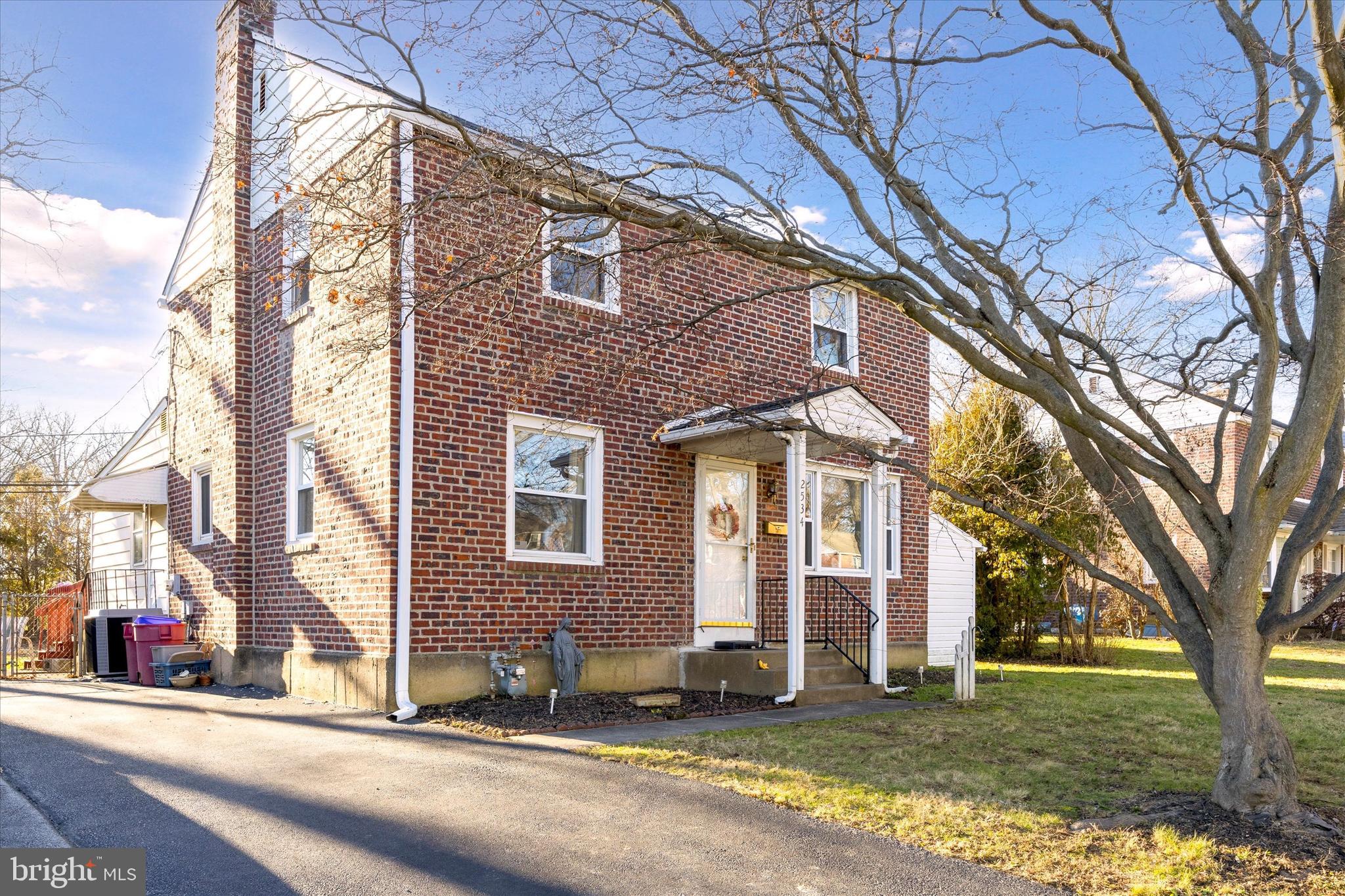 2534 Woodleigh Road Havertown, PA 19083 - Photo 3 of 30