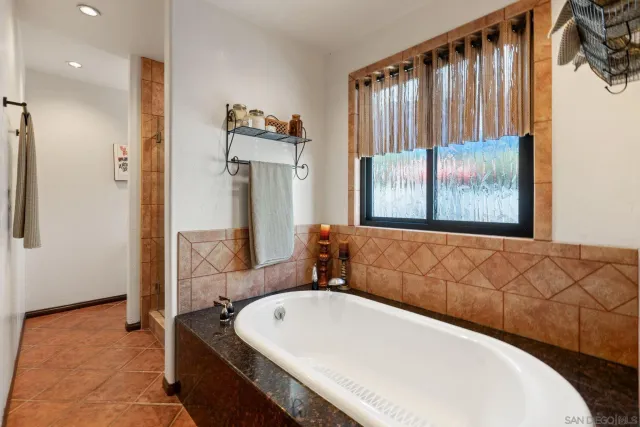 $1,269,000 | 1144 Bellvine Trail, El Cajon, CA 92019