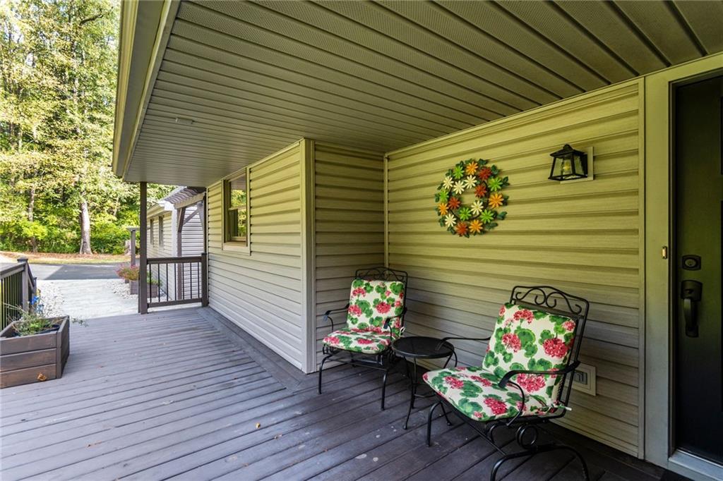 1924 Valley Road New Castle, PA 16105 - Photo 3 of 47