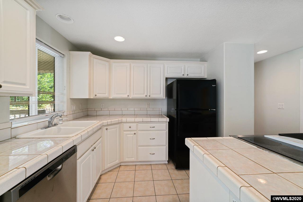 4590 Swegle Road Northeast Salem, OR 97301 - Photo 8 of 31