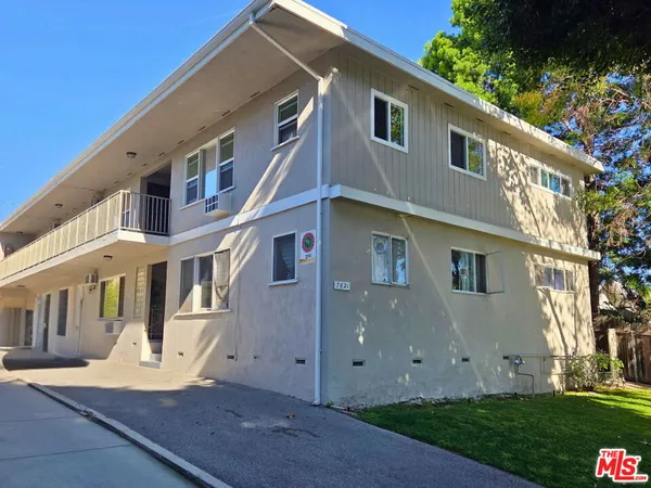 $2,750 | 7621 Hampton Avenue, Unit 201, West Hollywood, CA 90046