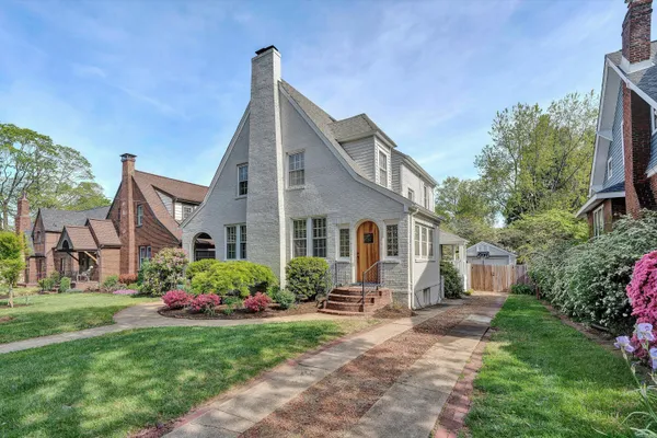 $515,000 | 1819 Windsor Avenue Southwest, Roanoke, VA 24015