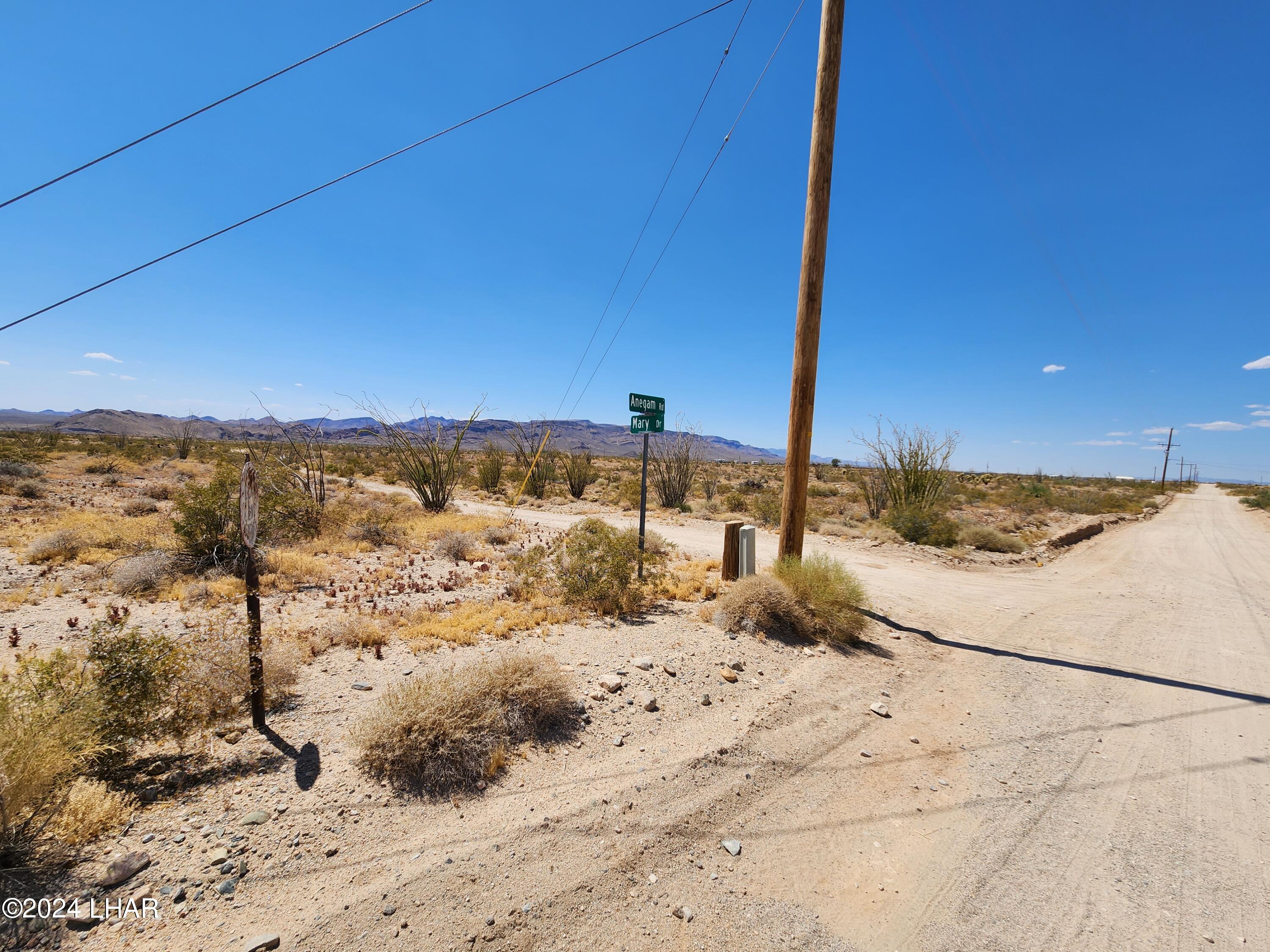 14279 Anegam Road Yucca, AZ 86438 - Photo 15 of 35 20230702_143749