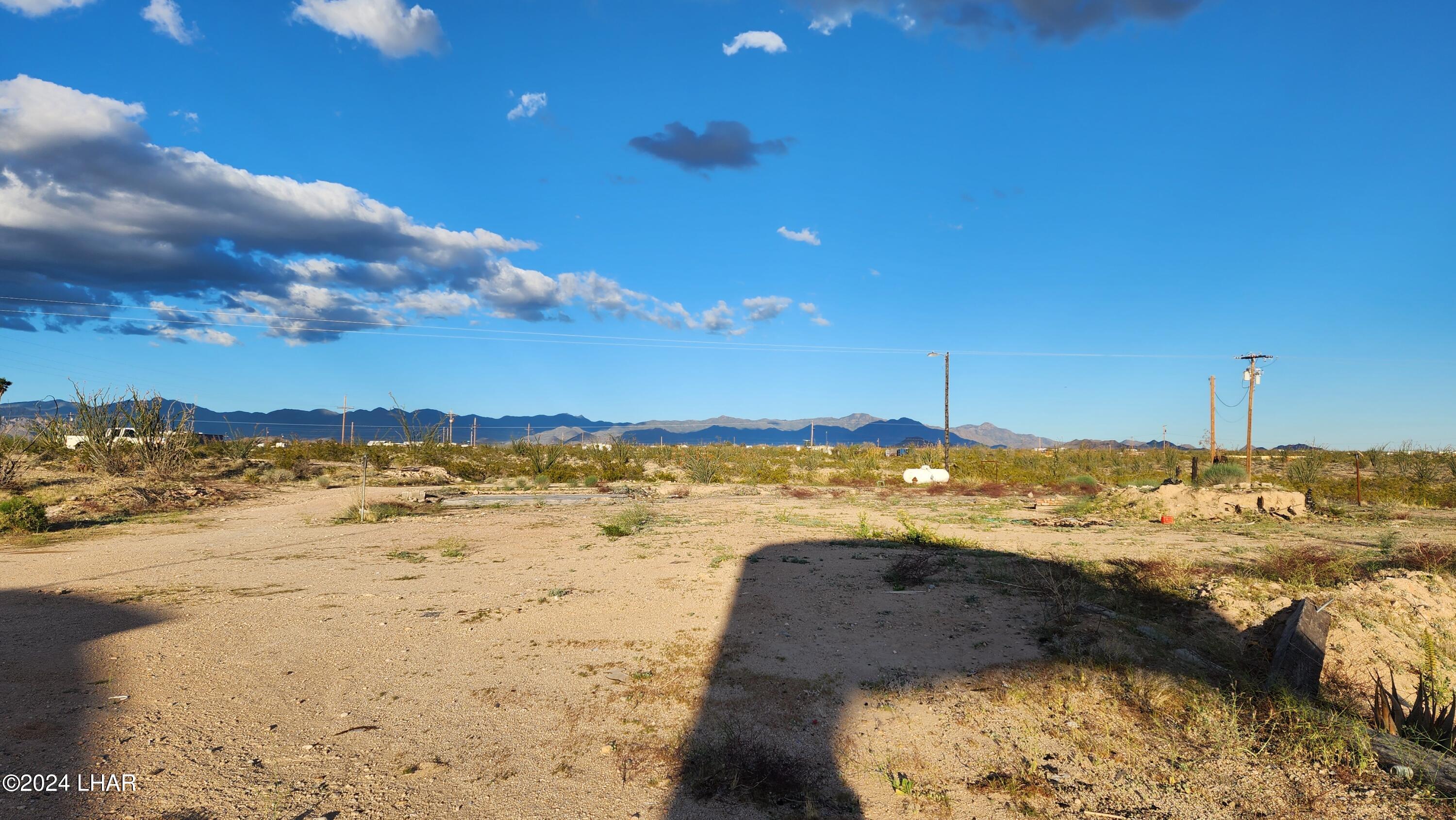 14279 Anegam Road Yucca, AZ 86438 - Photo 25 of 35 20240414_181802