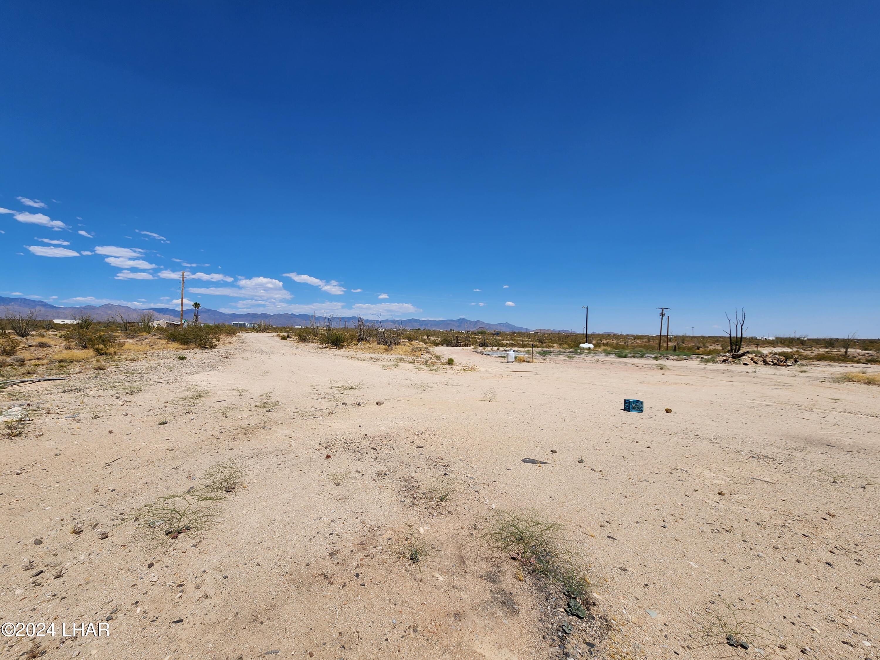 14279 Anegam Road Yucca, AZ 86438 - Photo 27 of 35 20230702_143255