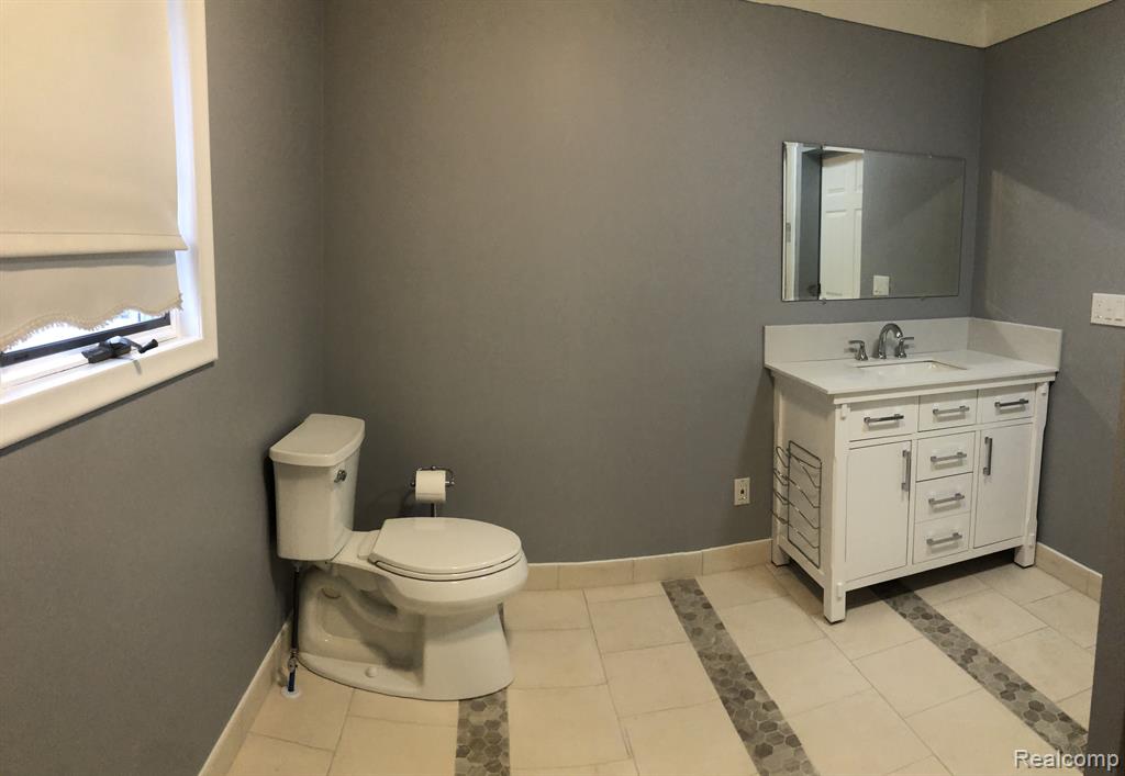 24051 Waltz Road New Boston, MI 48164 - Photo 9 of 31 Gallery Image 9