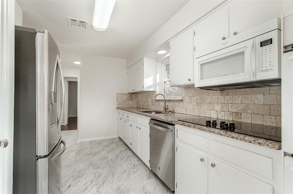 6908 Wake Forrest Drive Dallas, TX 75214 - Photo 11 of 34