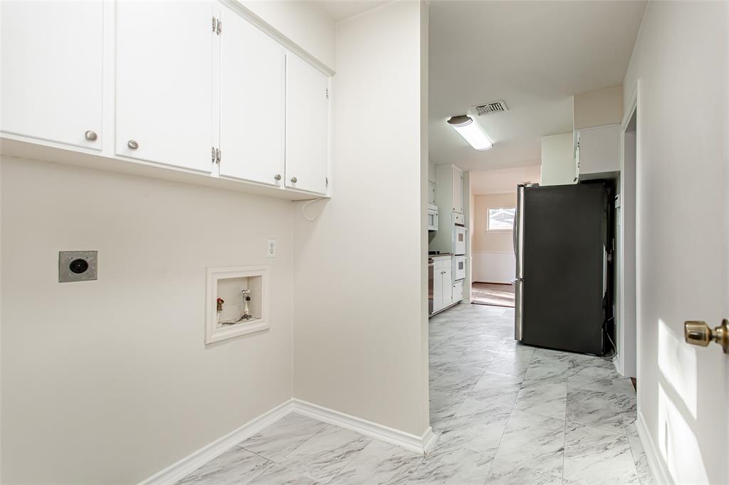 6908 Wake Forrest Drive Dallas, TX 75214 - Photo 14 of 34