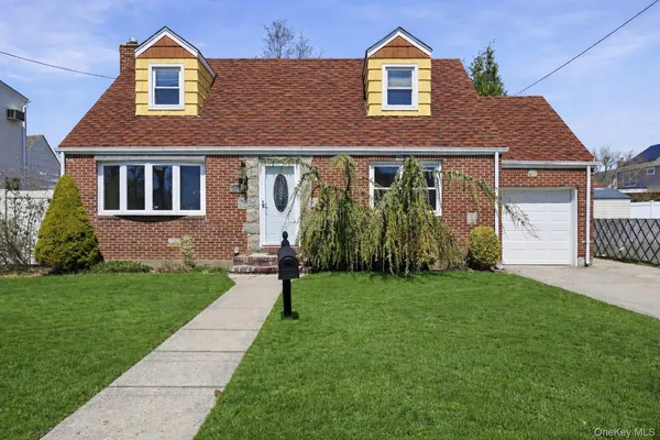 $749,000 | 1719 William Street, Merrick, NY 11566