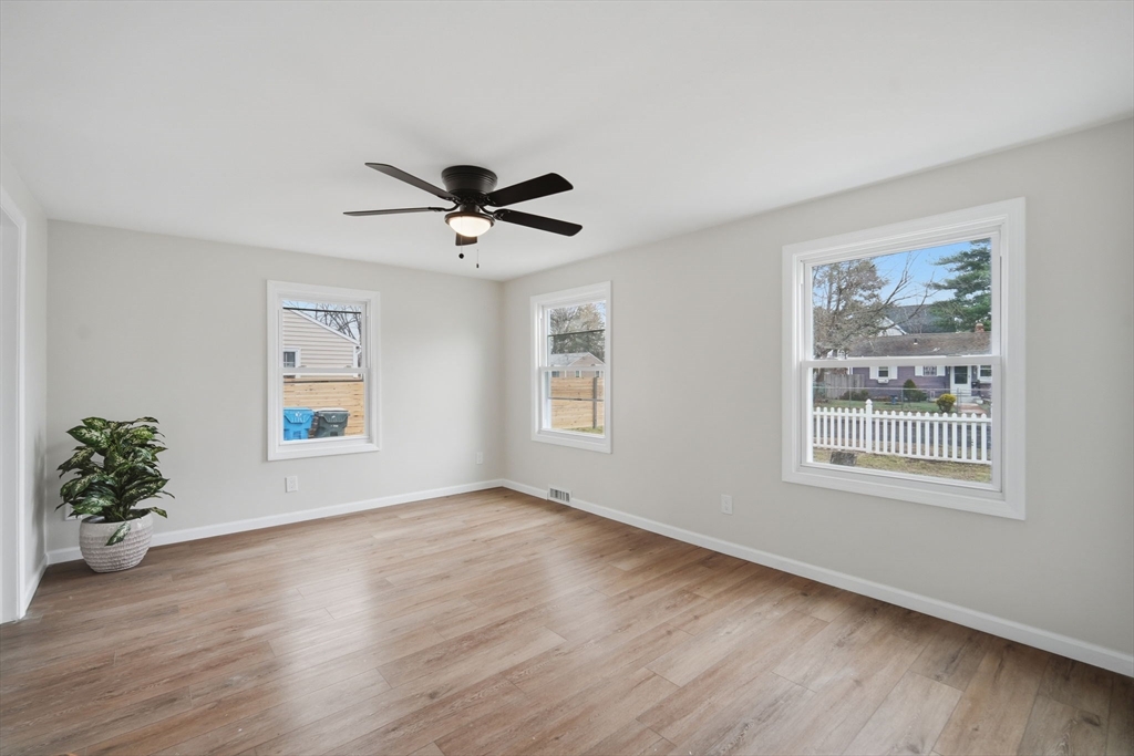 78 West Bay Path Terrace Springfield, MA 01109 - Photo 6 of 31