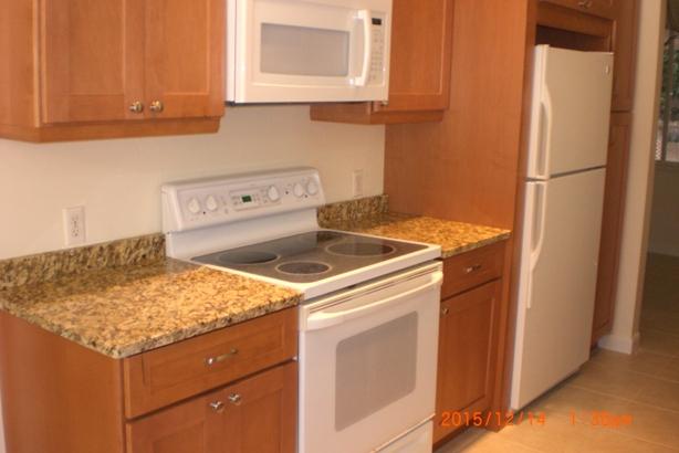 140 Hampton Circle Jupiter, FL 33458 - Photo 4 of 24 CIMG2757