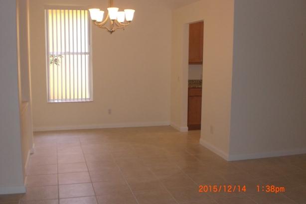 140 Hampton Circle Jupiter, FL 33458 - Photo 6 of 24 CIMG2761
