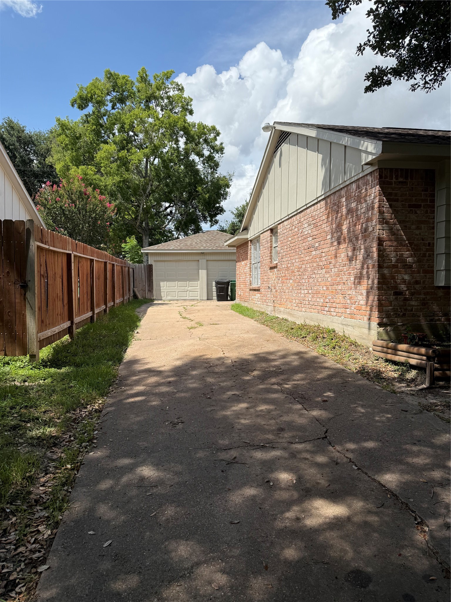 9002 Roos Road Houston, TX 77036 - Photo 4 of 29