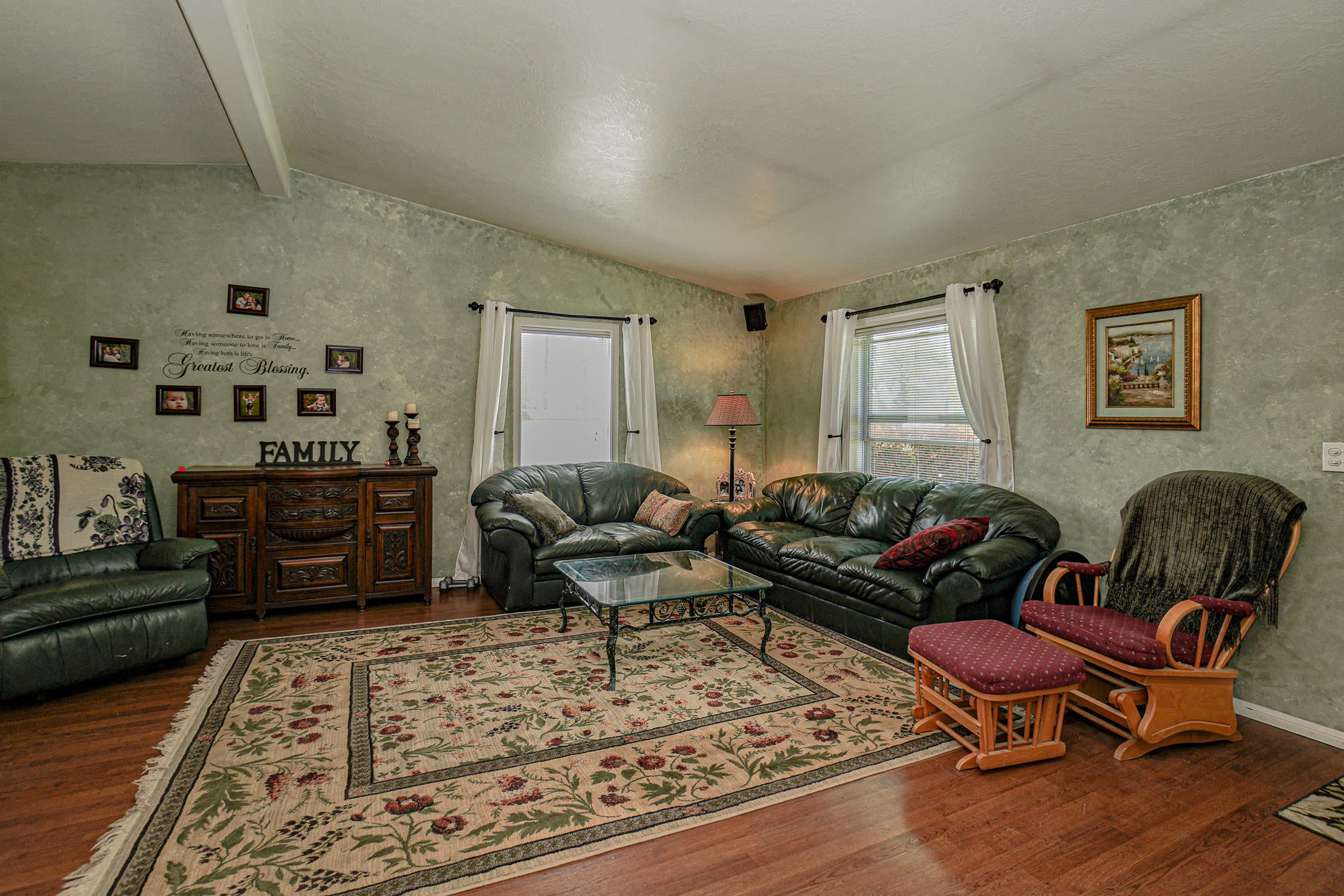 6684 Table Rock Road Central Point, OR 97502 - Photo 5 of 42 5
