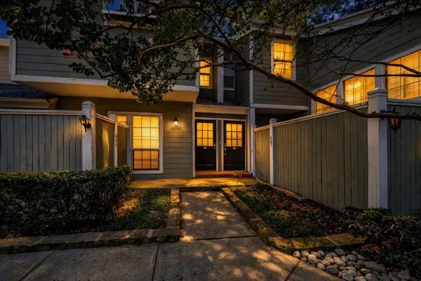 $1,900 | 6220 Bentwood Trail, Unit 608, Dallas, TX 75252