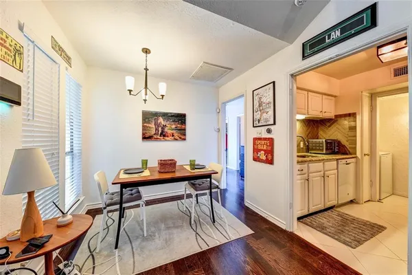 $1,900 | 6220 Bentwood Trail, Unit 608, Dallas, TX 75252