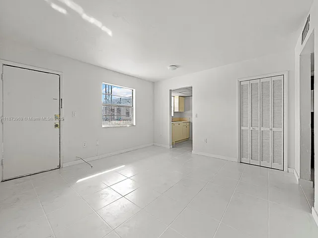 $1,700 | 10305 Southwest 40th Street, Miami, FL 33165