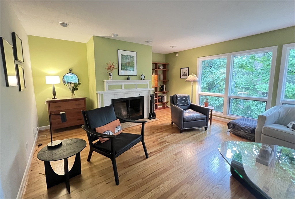 32 Pinehurst Road Holyoke, MA 01040 - Photo 3 of 38 Gallery Image 3
