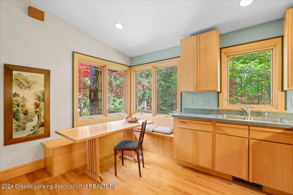 8358 Loomis Road Dewitt, MI 48820 - Photo 26 of 61 56-Media Jett-54
