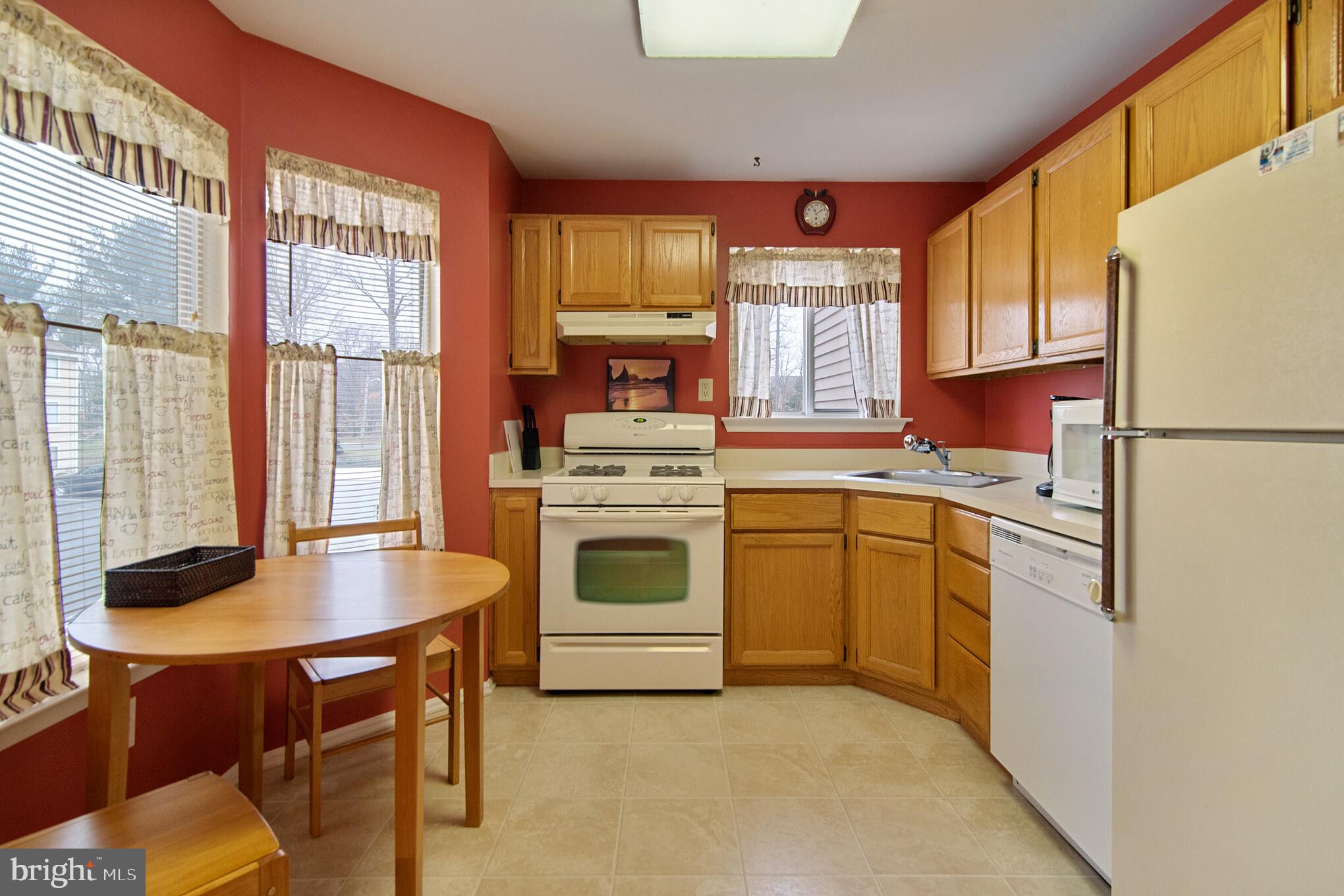 335 Silvia Street Ewing, NJ 08628 - Photo 24 of 31 Kitchen with Breakfast nook