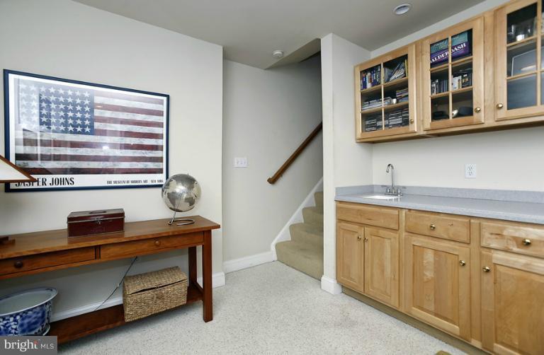 4490 Reservoir Road Northwest Washington, DC 20007 - Photo 11 of 21 Family Room
