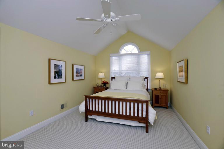 4490 Reservoir Road Northwest Washington, DC 20007 - Photo 15 of 21 Bedroom three