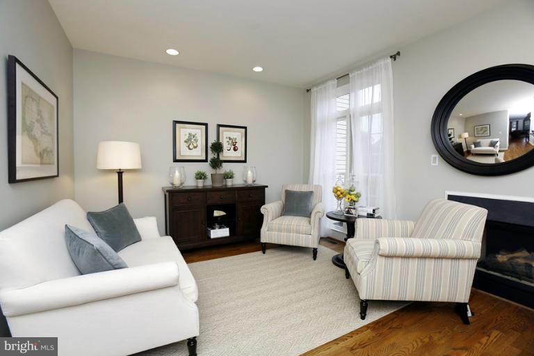 Sitting room off kitchen