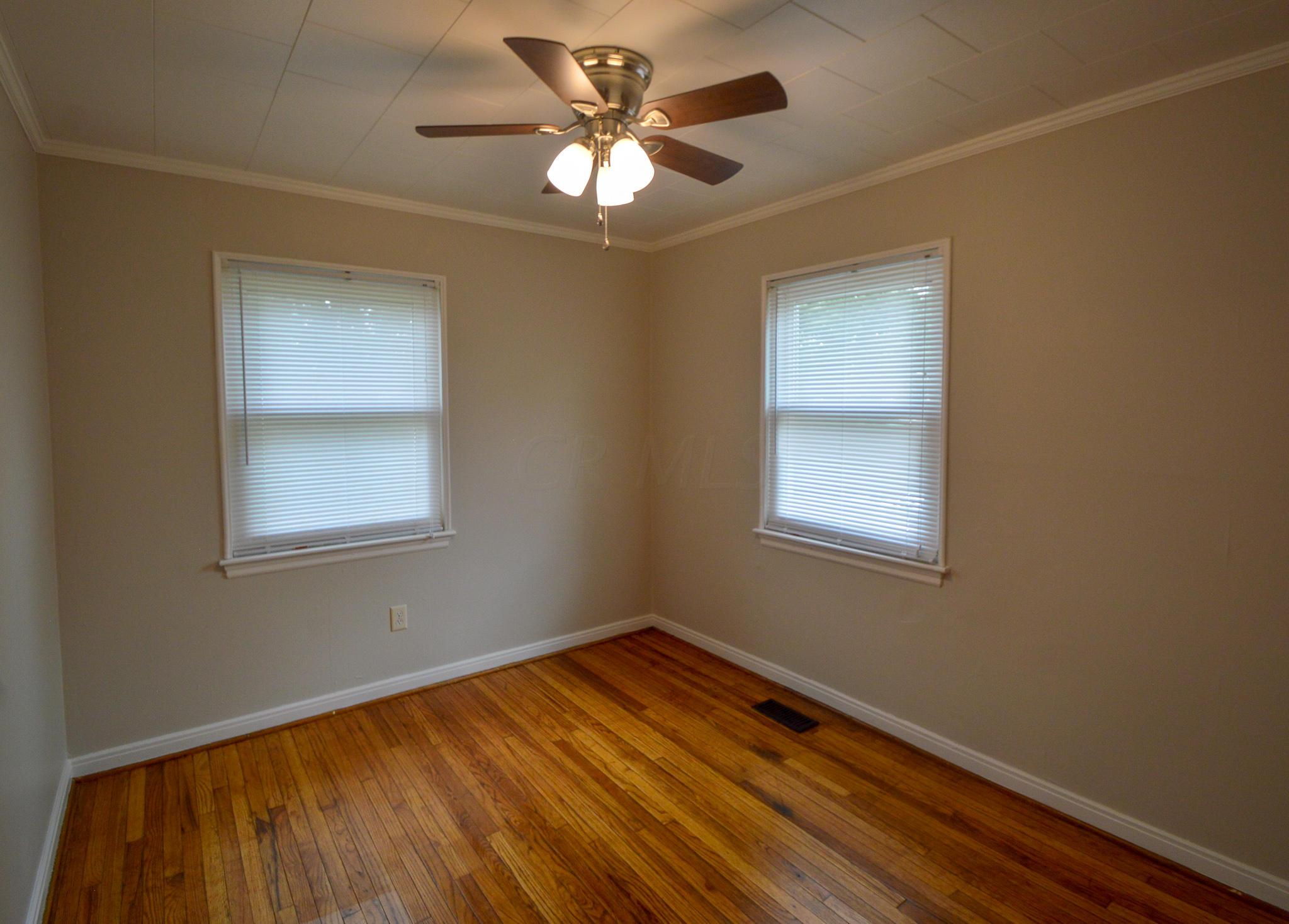 3230 Eisenhower Road Columbus, OH 43224 - Photo 11 of 18