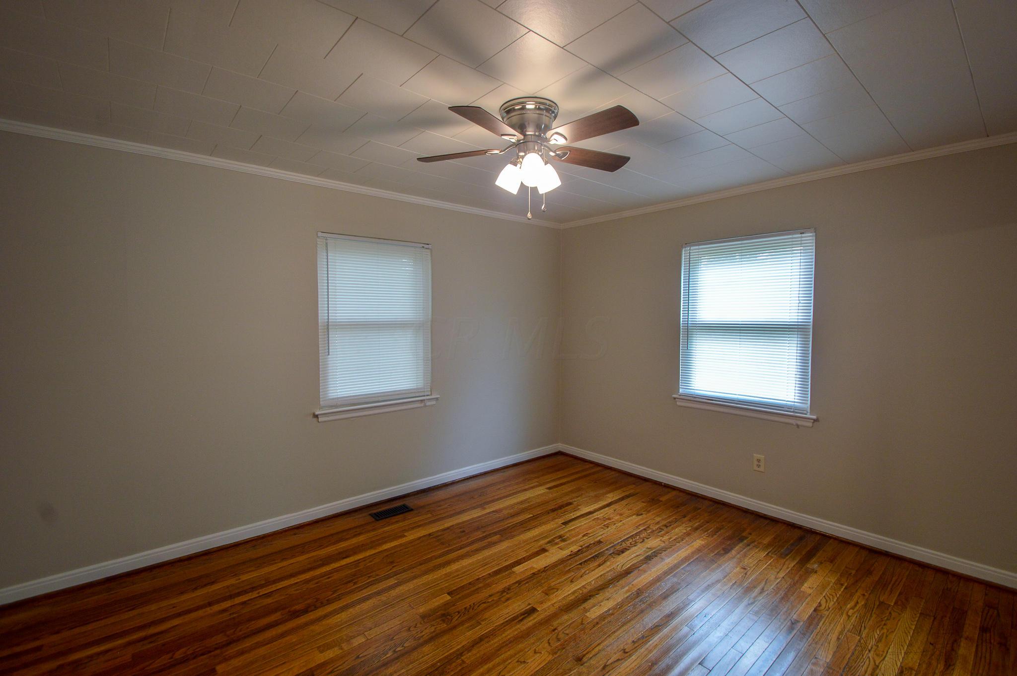 3230 Eisenhower Road Columbus, OH 43224 - Photo 9 of 18