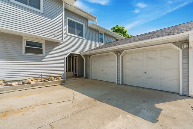 $479,900 | 206 Washington Street, Oswego, IL 60543